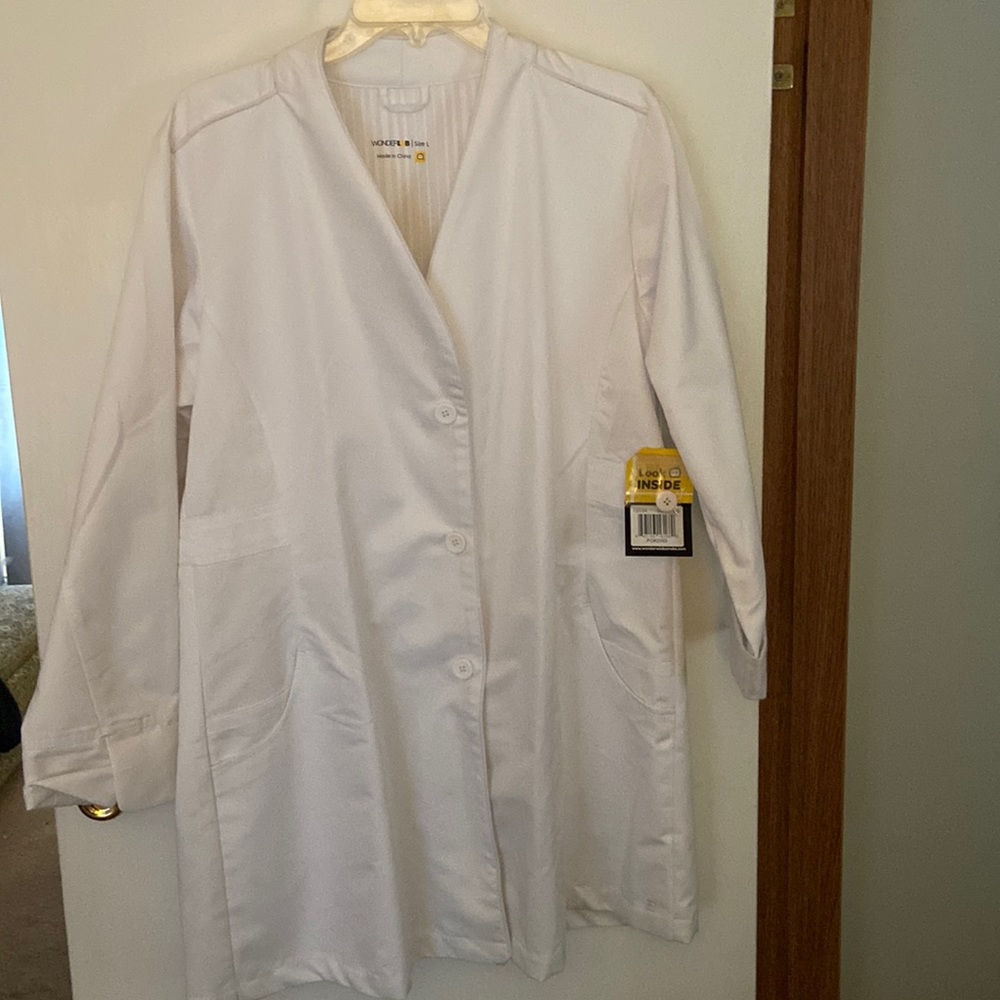 Lab coating. WonderLab by Wonderwinks